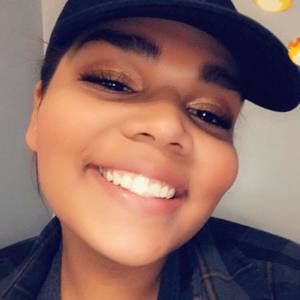 Meet your Posher, Eva